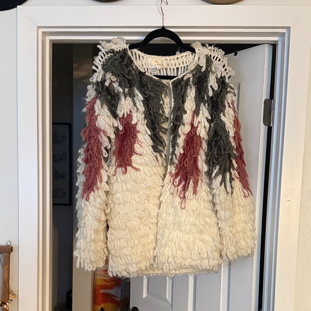 Vintage Women’s Shag Sweater with Pockets